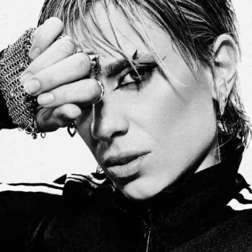 Clara Cava: “Me ato más a lo que pide la canción, que a una referencia o un estilo en particular”