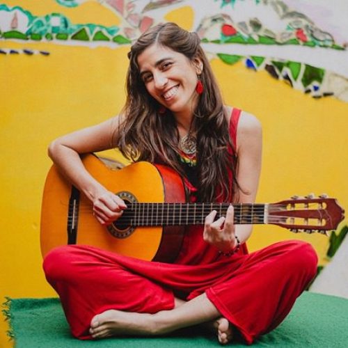 Sol Margueliche presenta “Fluir”, su nuevo single reggae de resistencia al caos