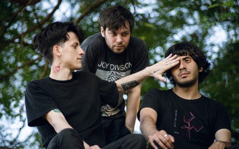 Con un sonido orgánico e íntimo, Clish presenta “Hojas amarillas”