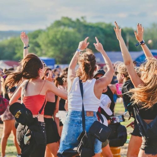 Cosquín Rock 2026: horarios, grilla completa, escenarios y cómo ver en vivo