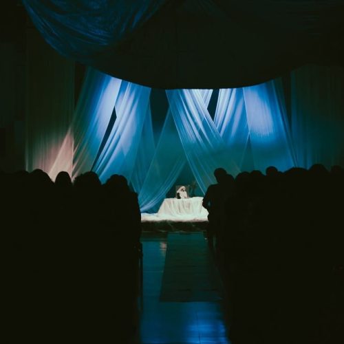 La fuerza analógica del vinilo desembarcó en el Conte Grand y vibró con «Lux» de Rosalía