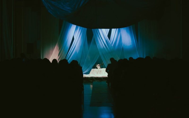 La fuerza analógica del vinilo desembarcó en el Conte Grand y vibró con «Lux» de Rosalía