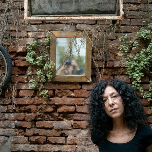 Leila Guerriero vuelve al pasado más oscuro de la Argentina en la historia de una sobreviviente de la Esma