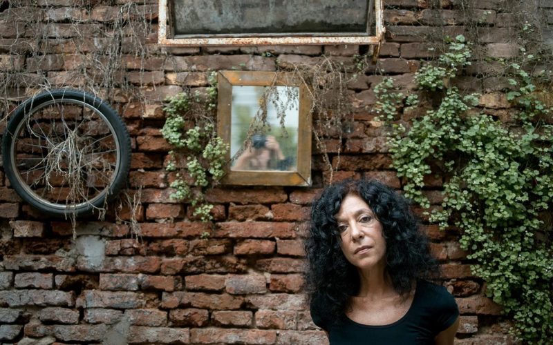 Leila Guerriero vuelve al pasado más oscuro de la Argentina en la historia de una sobreviviente de la Esma