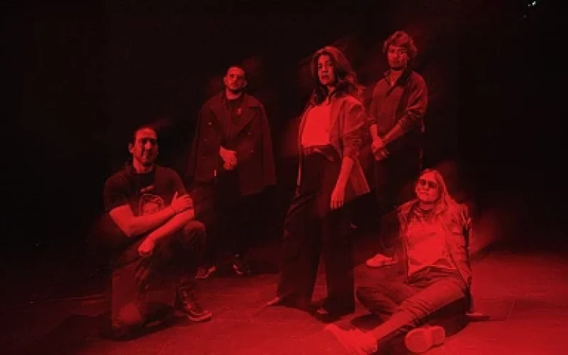 Escarlata Full Band llega al Bicentenario con Lo que dejamos encendido