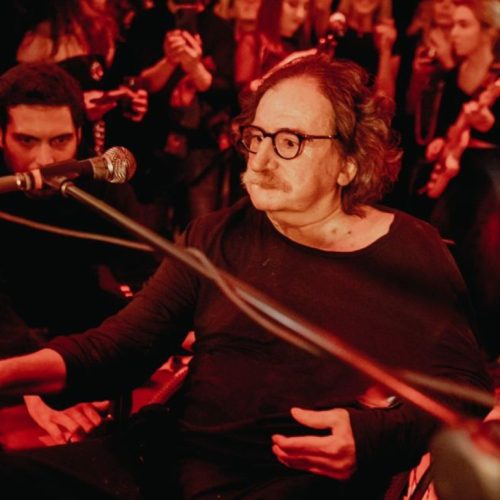 Charly García reapareció en vivo y tocó dos de sus hits