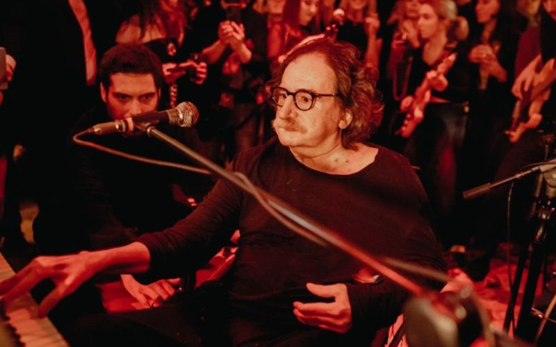 Charly García reapareció en vivo y tocó dos de sus hits