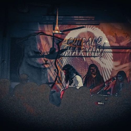 Con toda la adrenalina del momento, Cuidado Marvin! lanzó “Cuchillos de Vodevil” y “Basura” en concierto