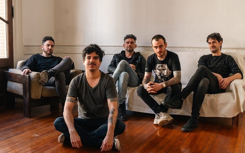 Juguetes en el Vip publicó su primer disco en vivo