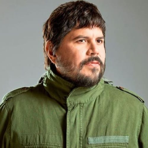 Santi Motorizado presentó “La Revolución” y sorprende con un homenaje a Maradona