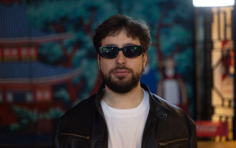 Taro propone un viaje sonoro por la noche porteña con «Conocerlos»