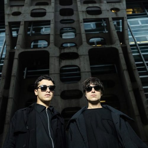 Peces Raros irrumpe en la escena con su quinto álbum de estudio «Artificial»