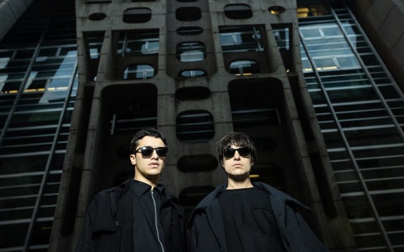 Peces Raros irrumpe en la escena con su quinto álbum de estudio «Artificial»